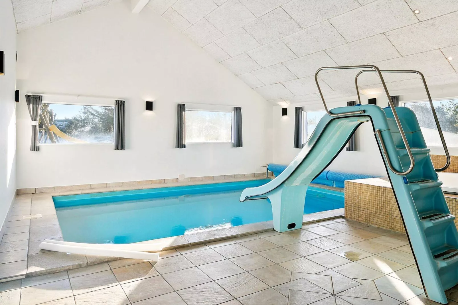 22 persoons vakantie huis in Harboøre-Zwembad