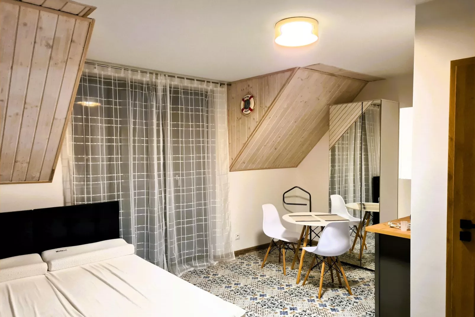 Apartament na 1 piętrze-Woonkamer