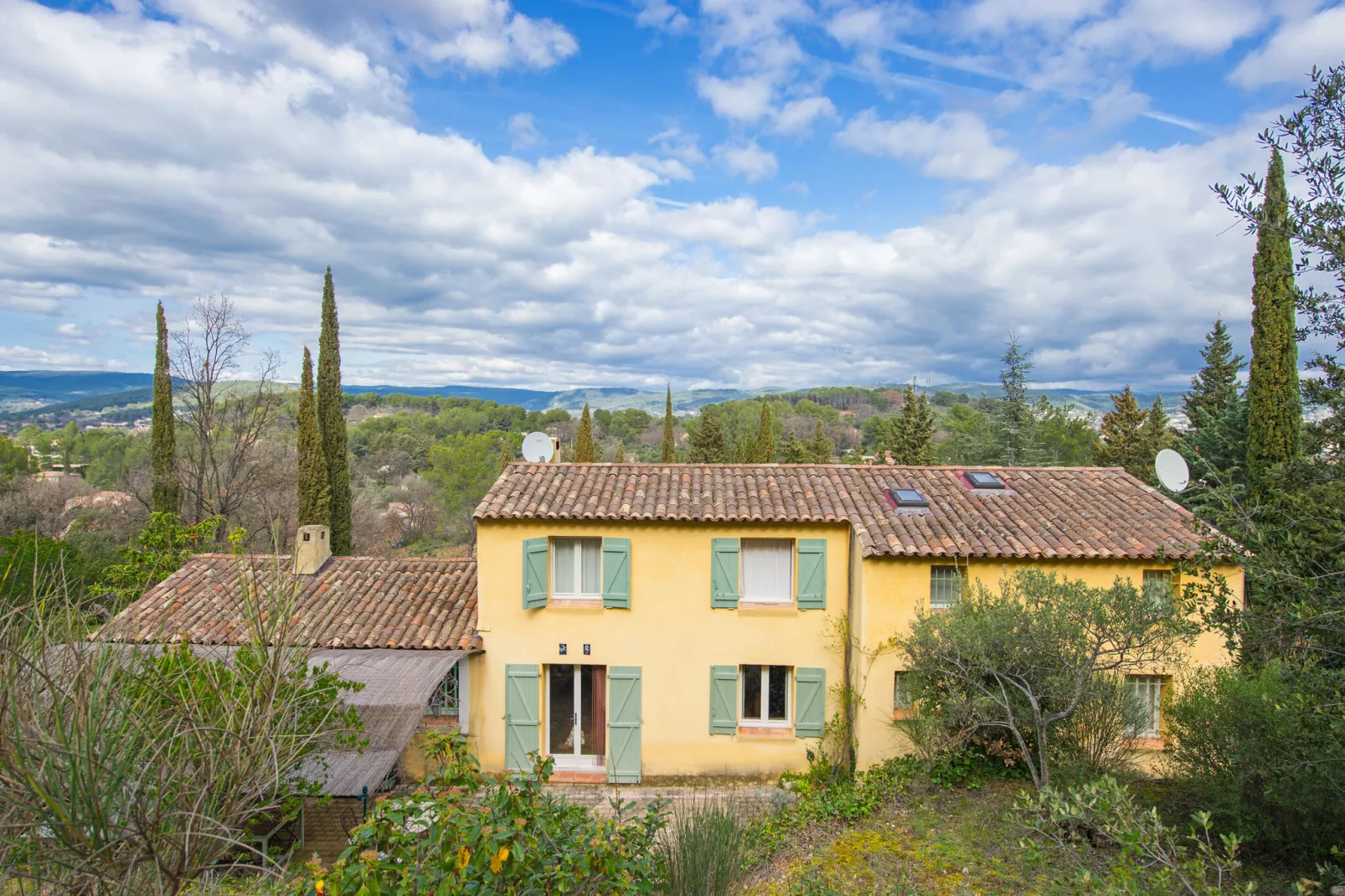 Bastide Saint Esprit-Buitenkant zomer