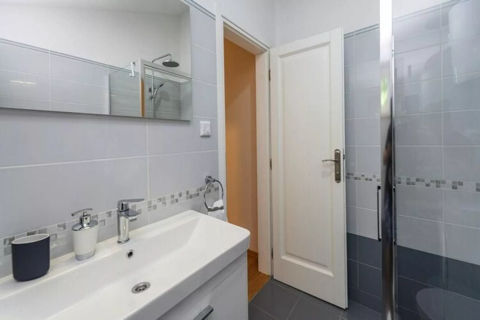 Holiday home Petrcane-SD107/A01/Marijanka for 6 Pers-Badkamer