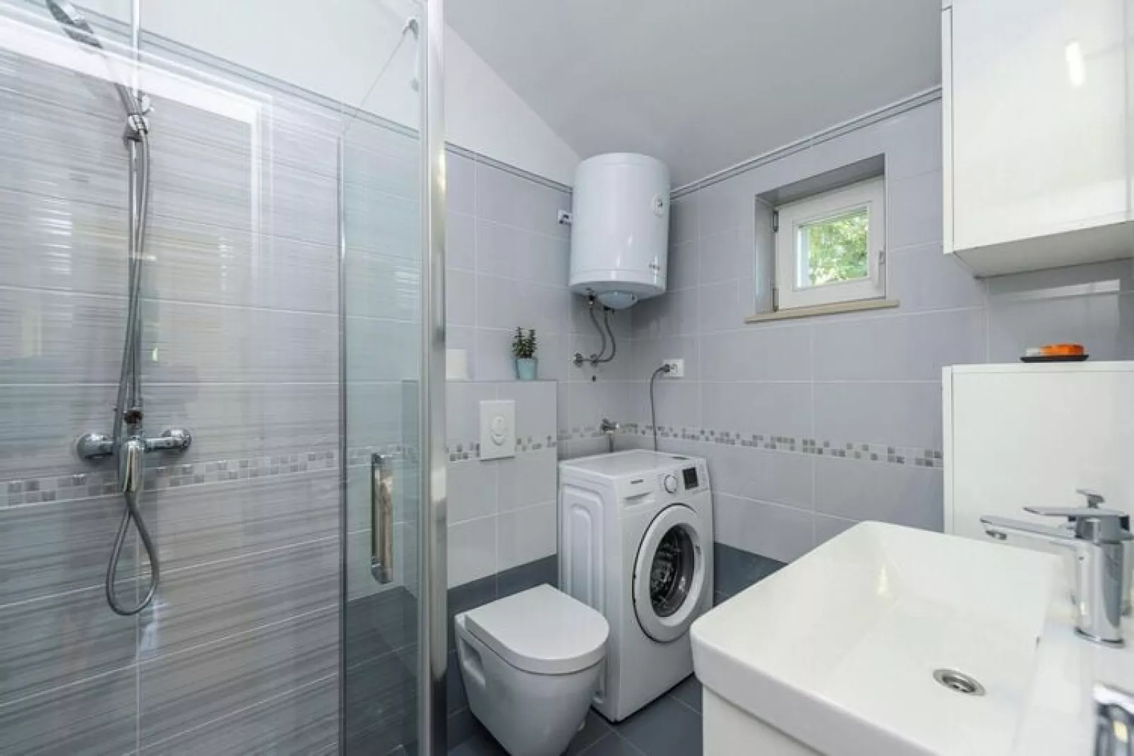 Holiday home Petrcane-SD107/A01/Marijanka for 6 Pers-Badkamer