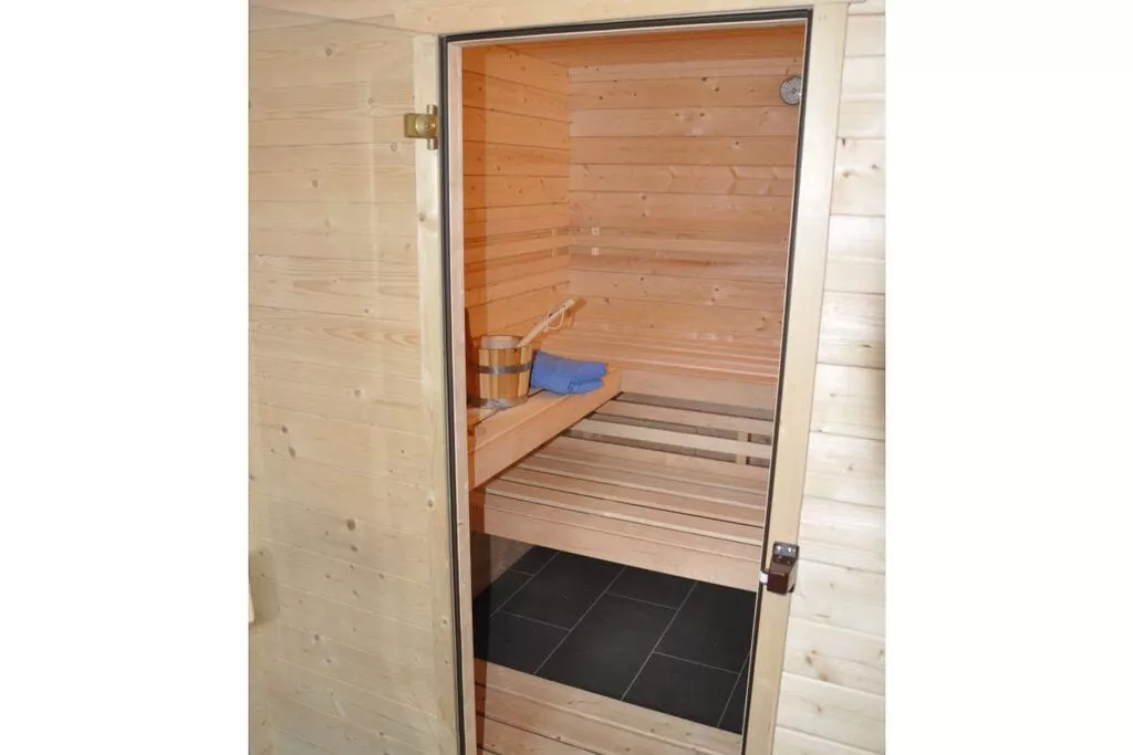 39090-Sauna