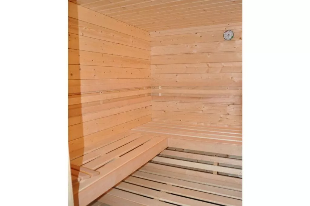 84815-Sauna