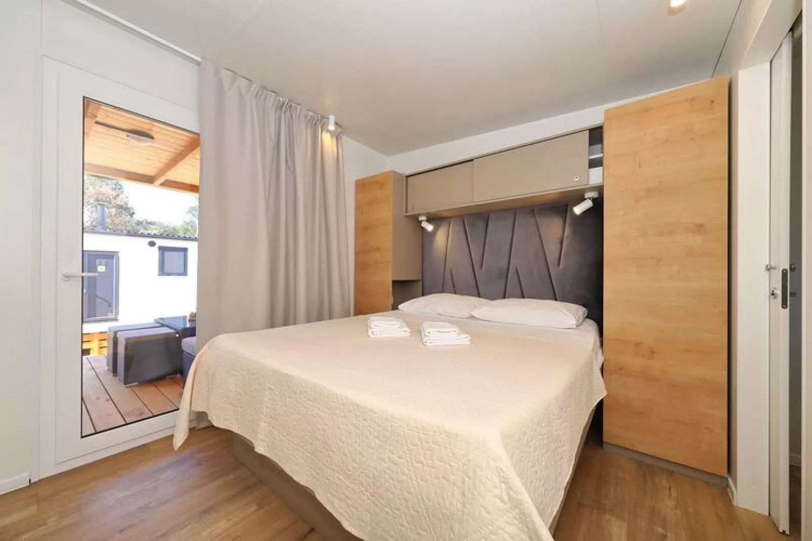 Mobile Homes Soline Biograd-Dalmatia Glamping Family Deluxe-Slaapkamer