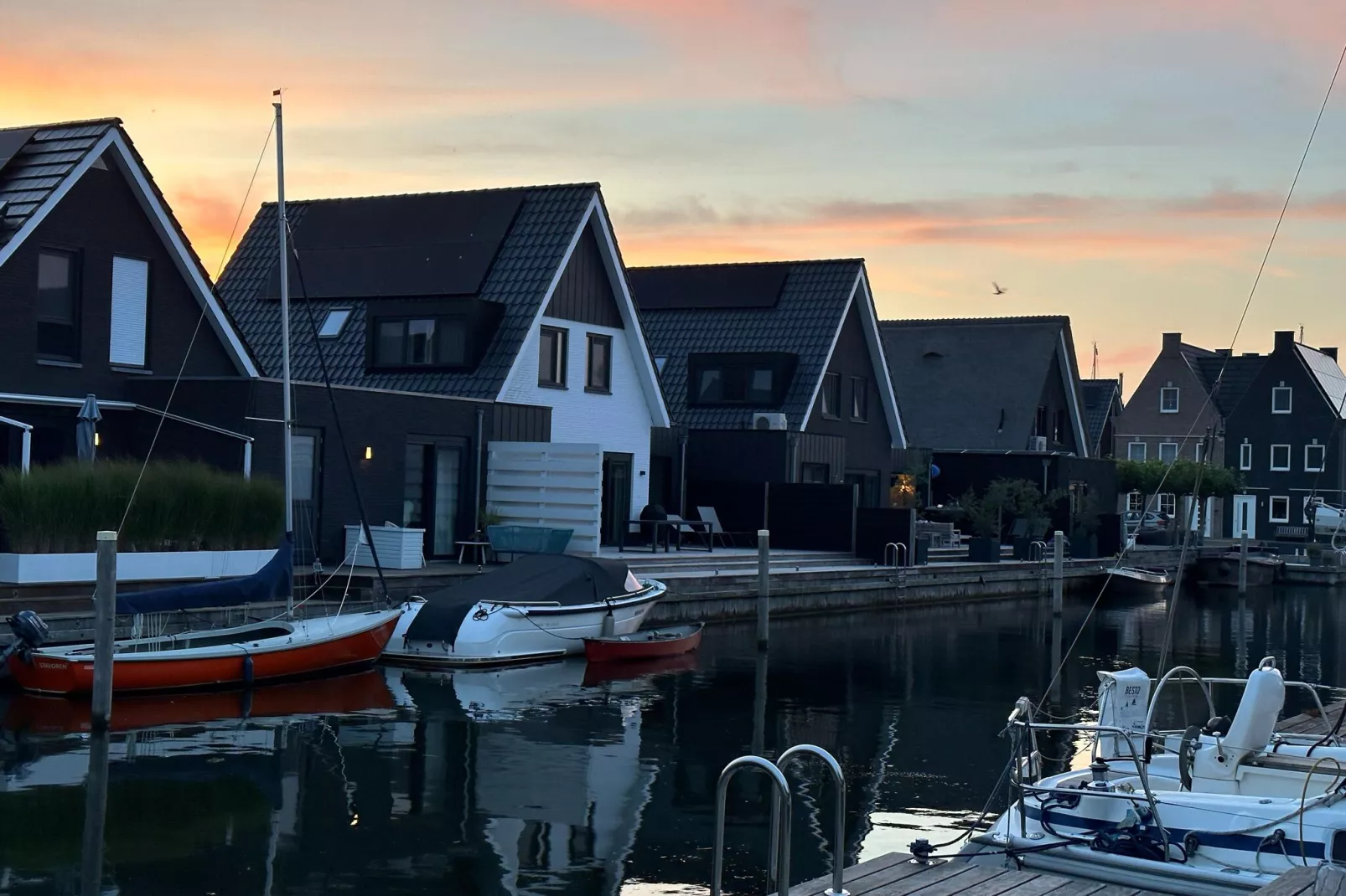 Luxe villa aan het water-Gebieden zomer 1km