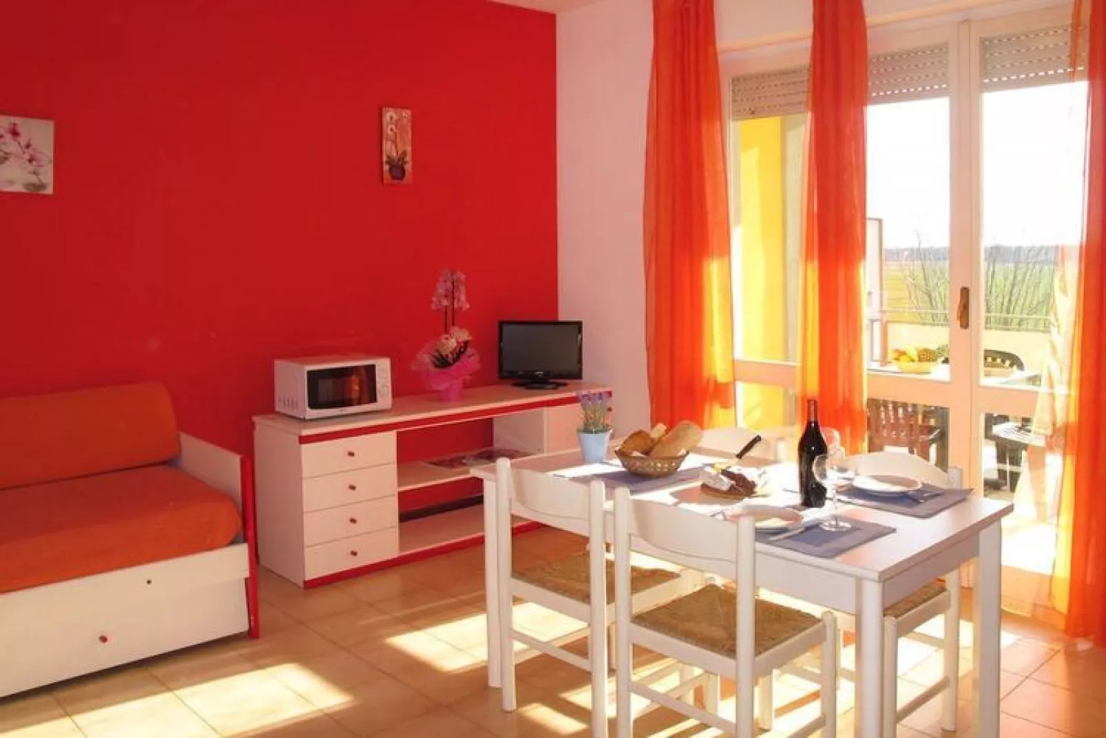 Residenza Alberghiera Italia in Luni - Trilocale R6/C6-Woonkamer