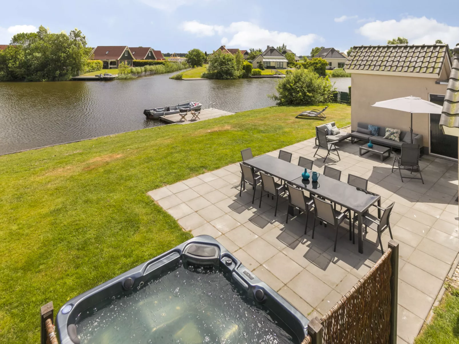 Lieskehuis Wellness de Luxe 10+2-Buiten
