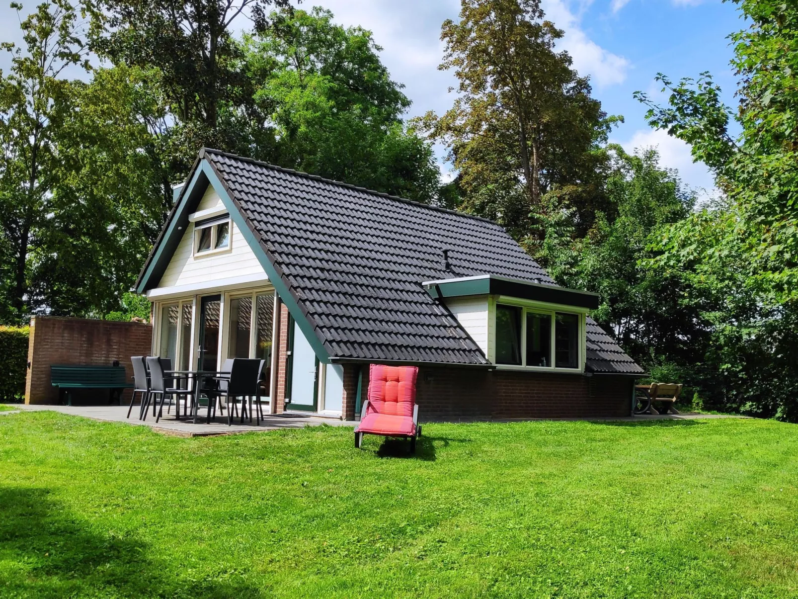 De Smokkelaar bg 127-Buiten