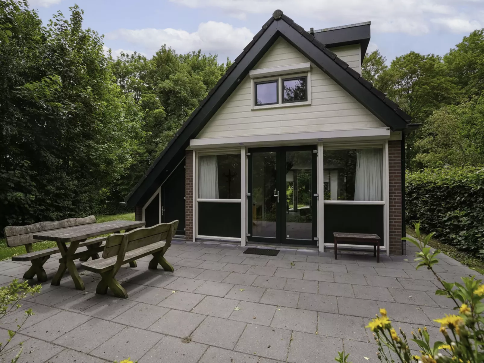 De Smokkelaar bg 127-Buiten