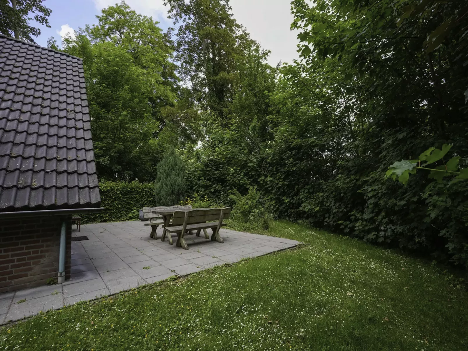 De Smokkelaar bg 127-Buiten