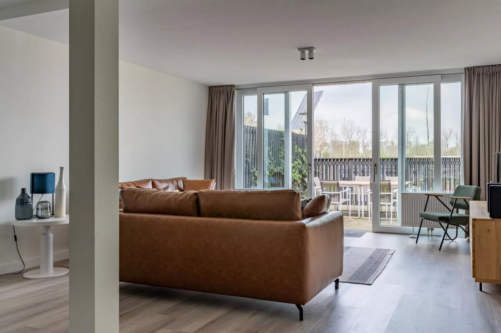 Appartement - Paviljoenwei 4  Sneek Offingawier 'Havenzicht'-Woonkamer