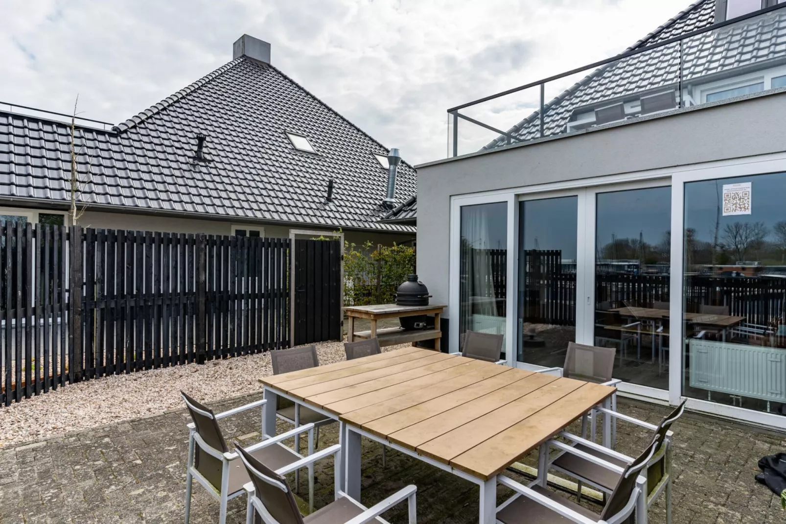 Appartement - Paviljoenwei 4  Sneek Offingawier 'Havenzicht'-Tuinen zomer