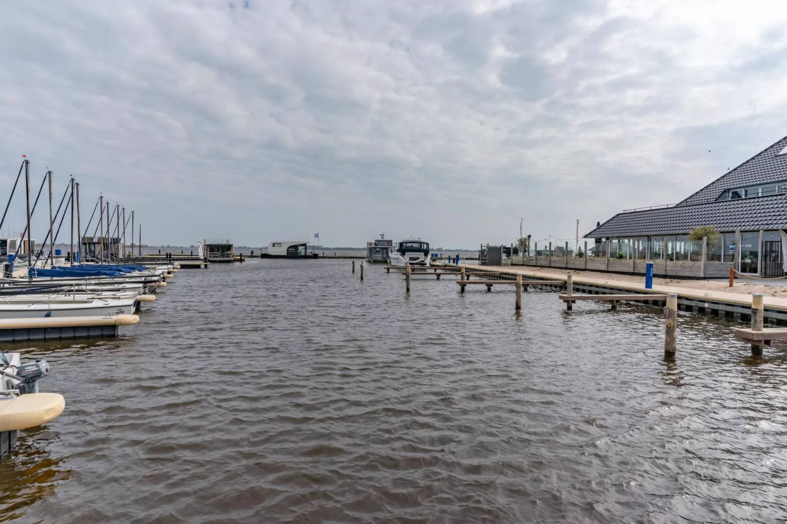 Appartement - Paviljoenwei 4  Sneek Offingawier 'Havenzicht'-Uitzicht zomer