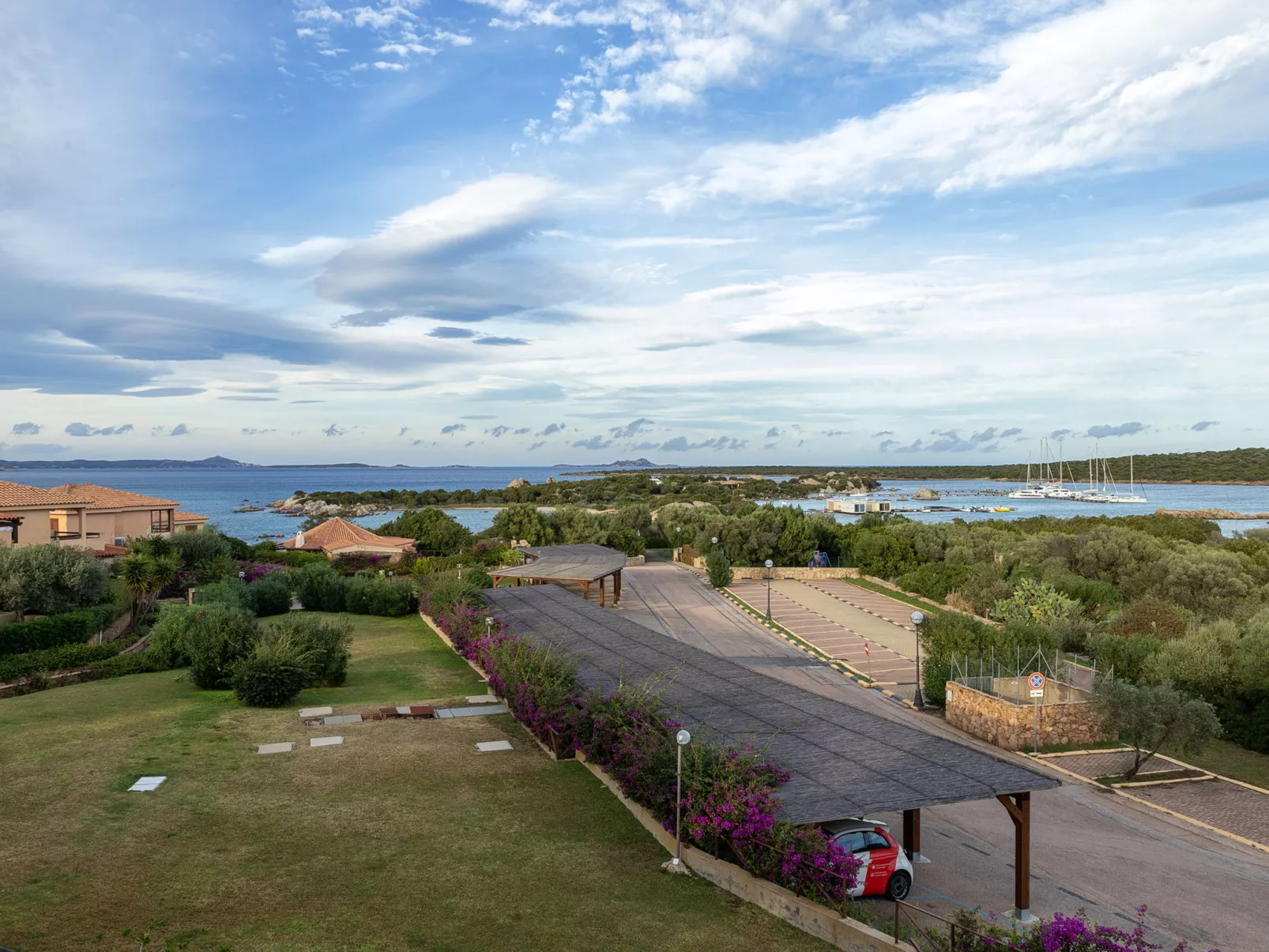D2 - I6, Baia de Bahas-Buiten