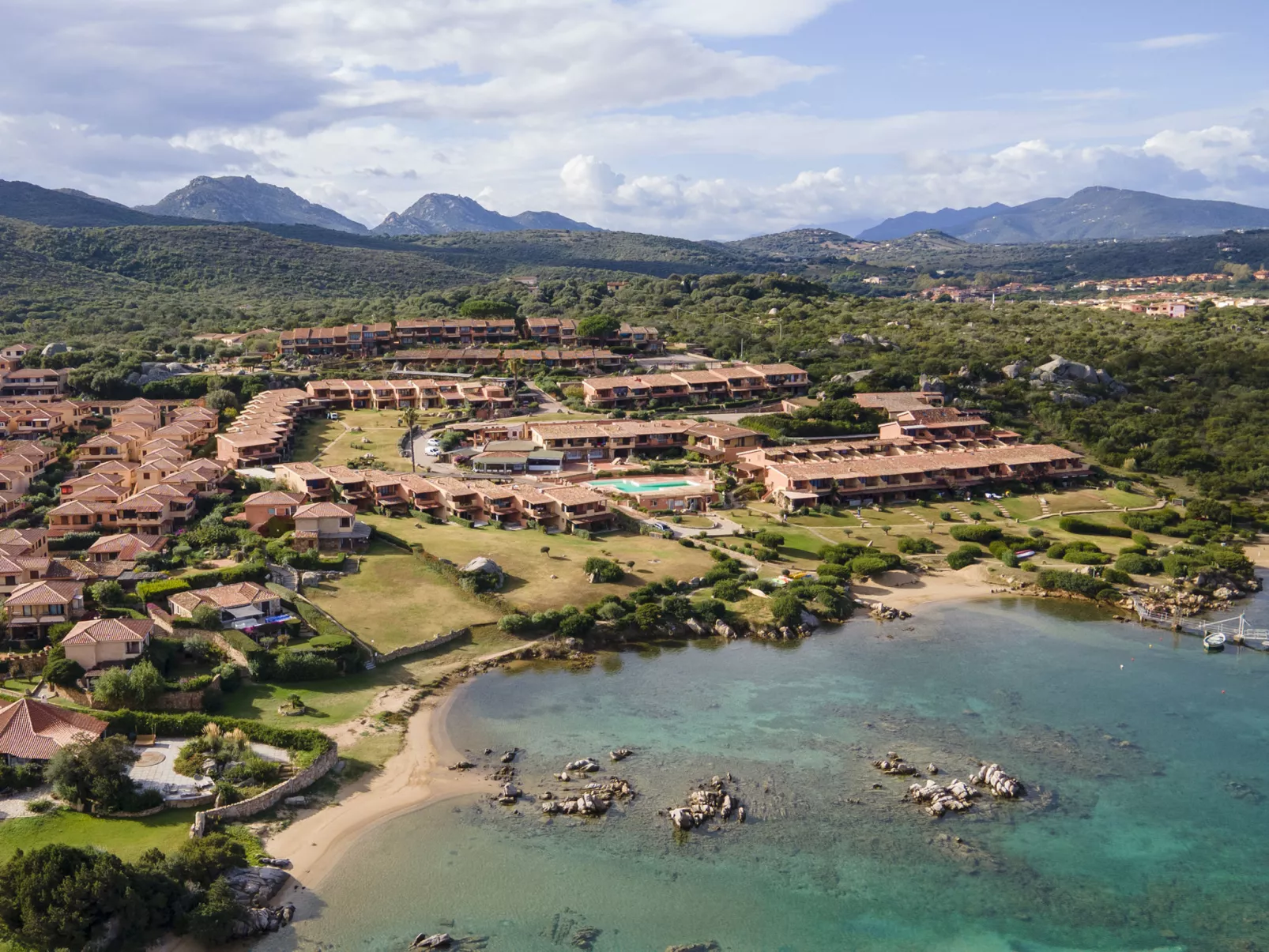 CSC - 14, Baia de Bahas-Buiten