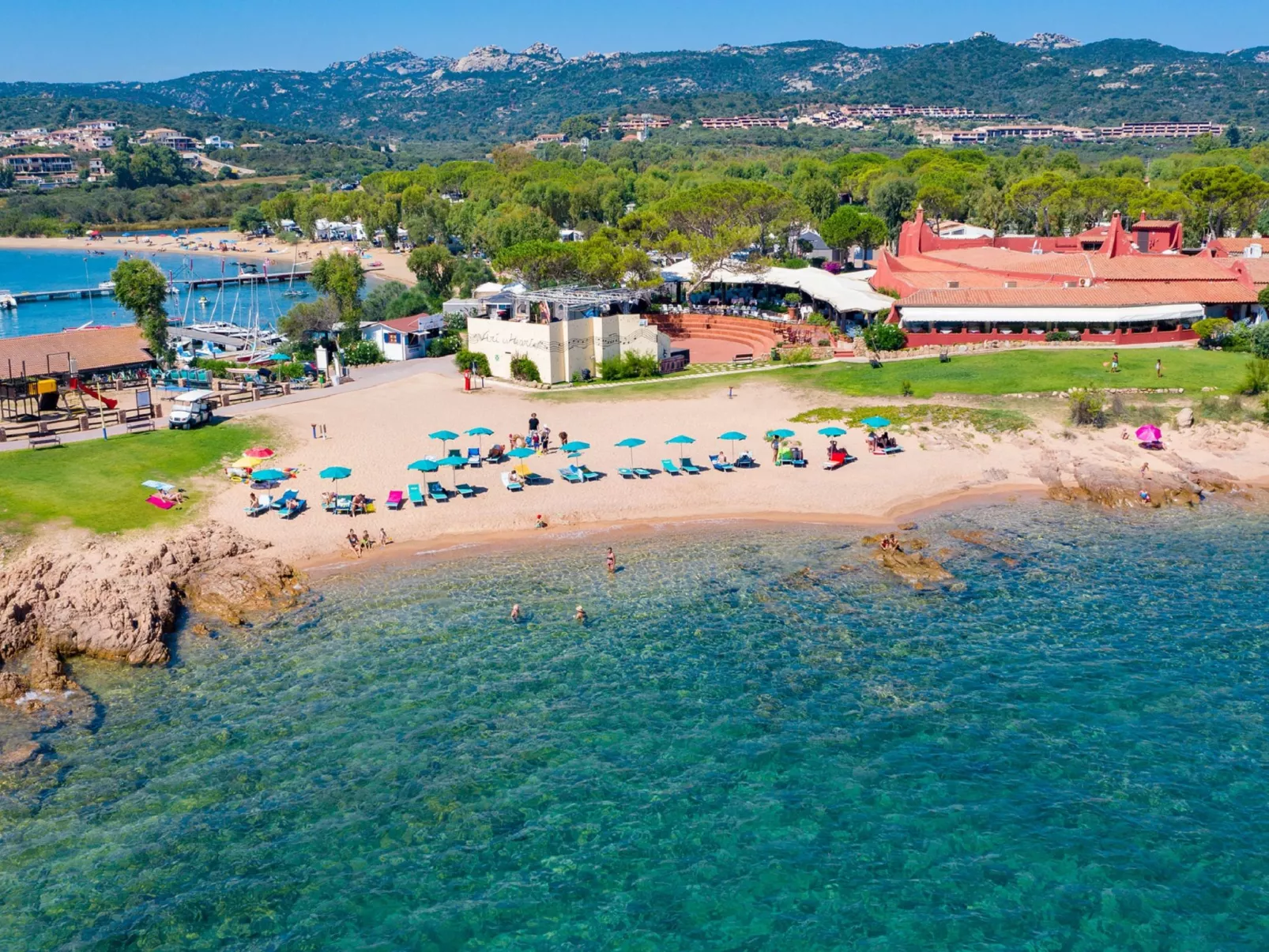 Centro Vacanze Isuledda-Buiten