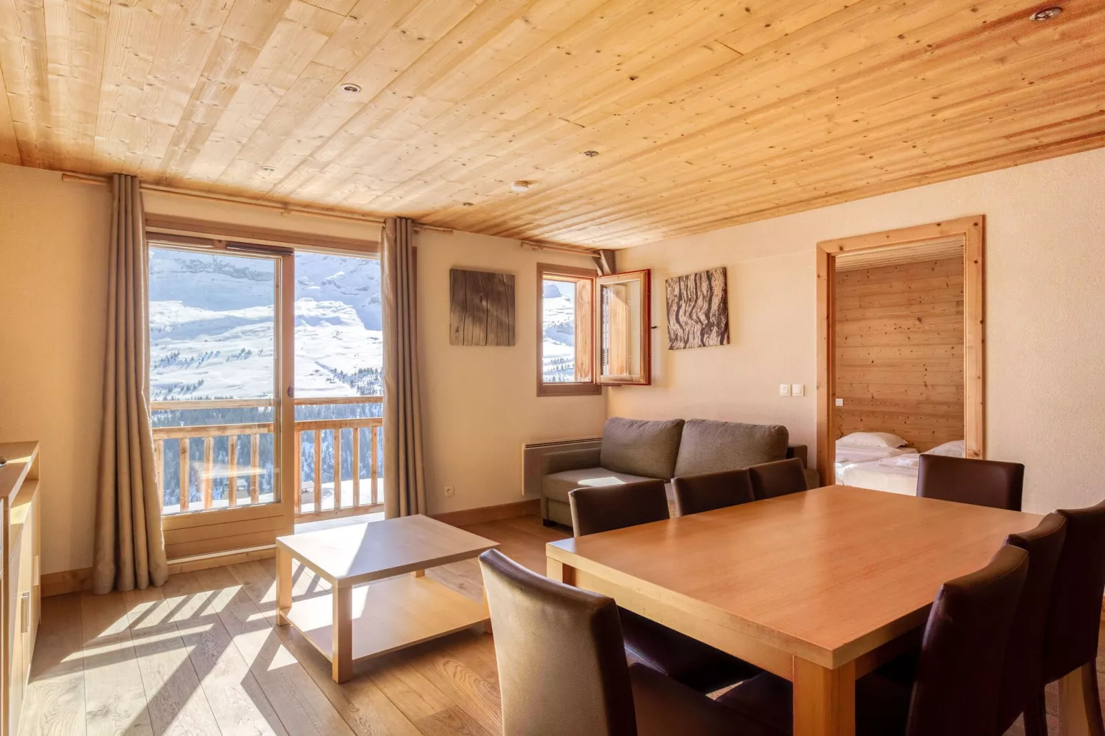 Authentiek appartement in het skigebied Le Grand Massif-Woonkamer