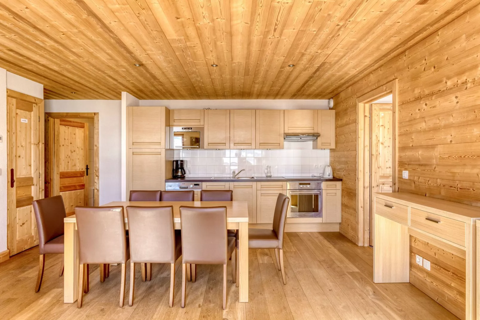 Authentiek appartement in het skigebied Le Grand Massif-Keuken