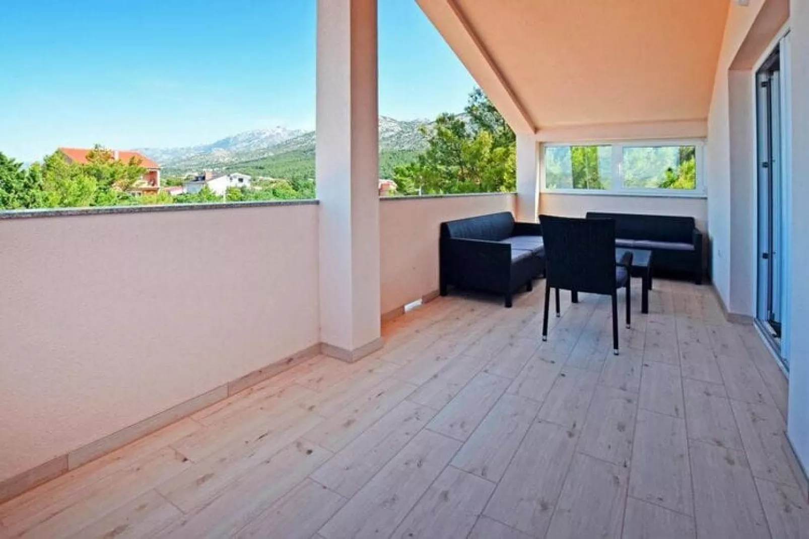 Appartement in Starigrad Paklenica op slechts 200 meter van de zee-Terrasbalkon