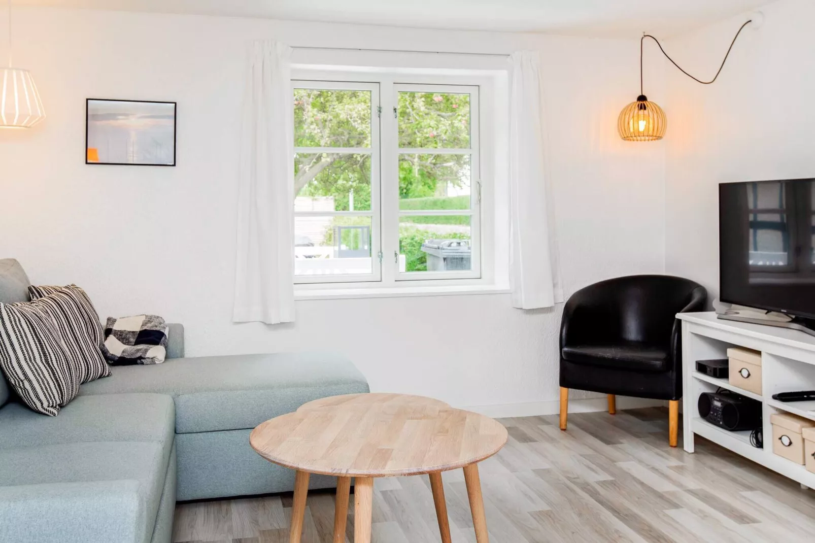 Idyllisch rietgedekt huisje-By Traum-Binnen