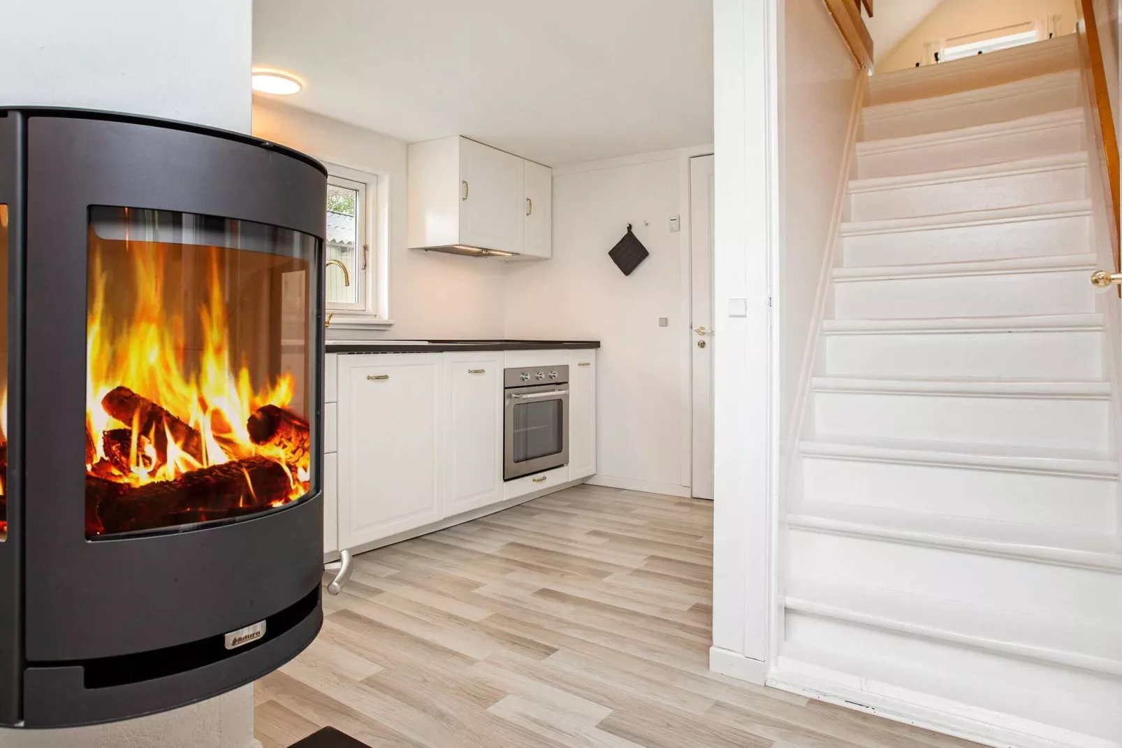 Idyllisch rietgedekt huisje-By Traum-Binnen