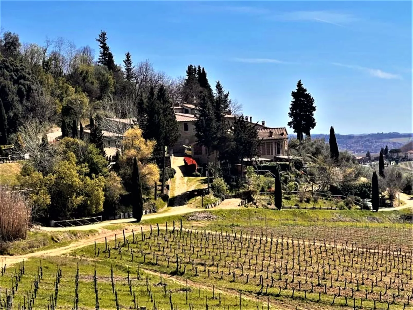 Borgo Roccaia-Buiten