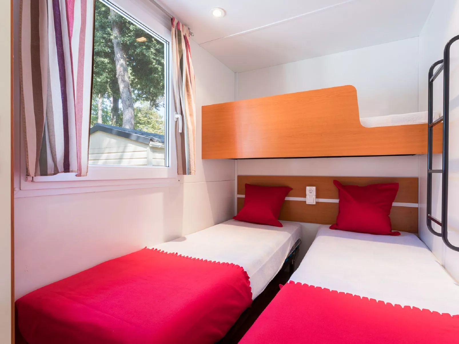Camping Village Mare Pineta-Binnen
