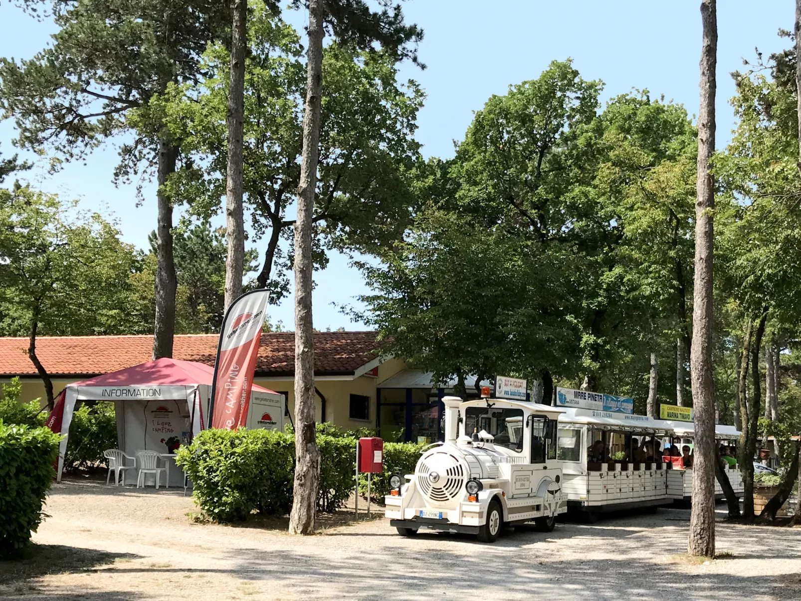 Camping Village Mare Pineta-Buiten