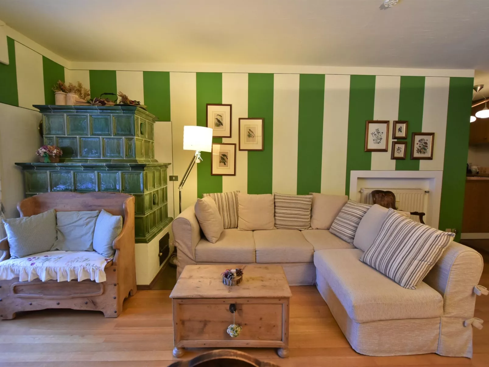 Bernasconi Garden Flat-Binnen