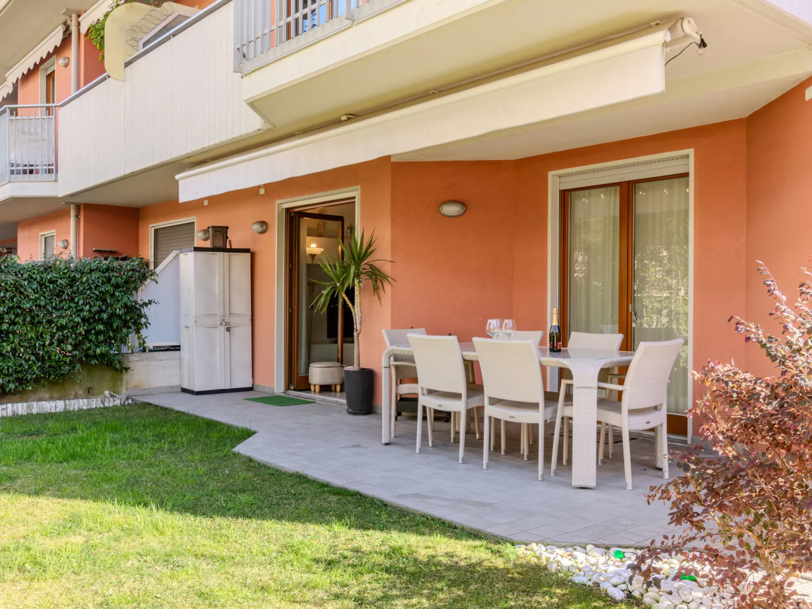 Garden Apartment-Buiten