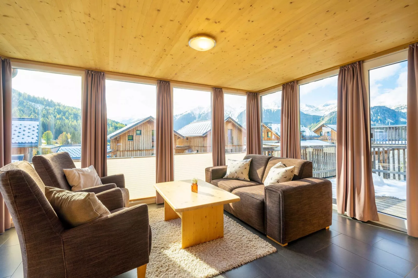 Luxe vakantiechalet in Steiermark met sauna-Woonkamer