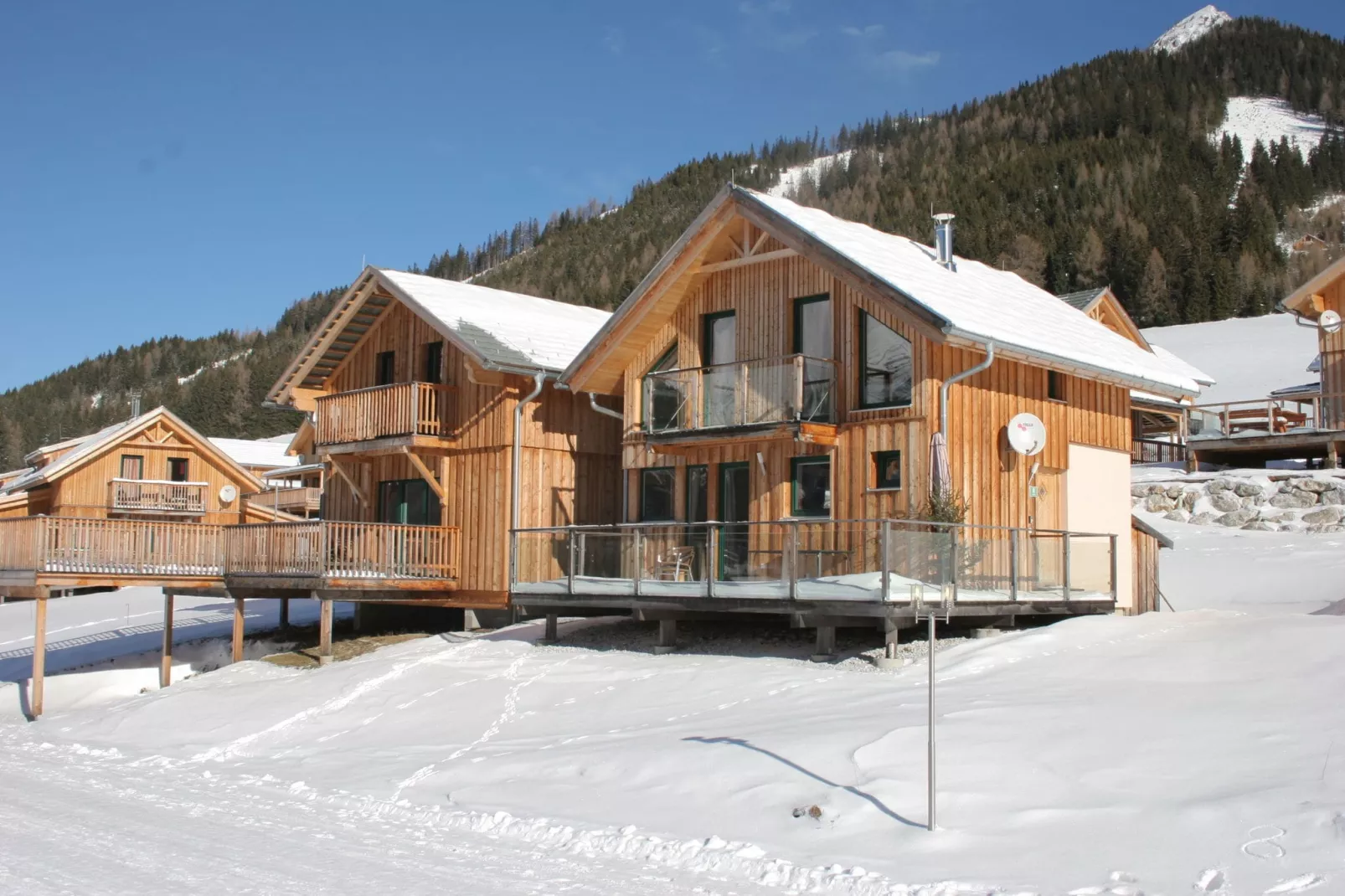 Chalet Almdorf 8-Exterieur winter