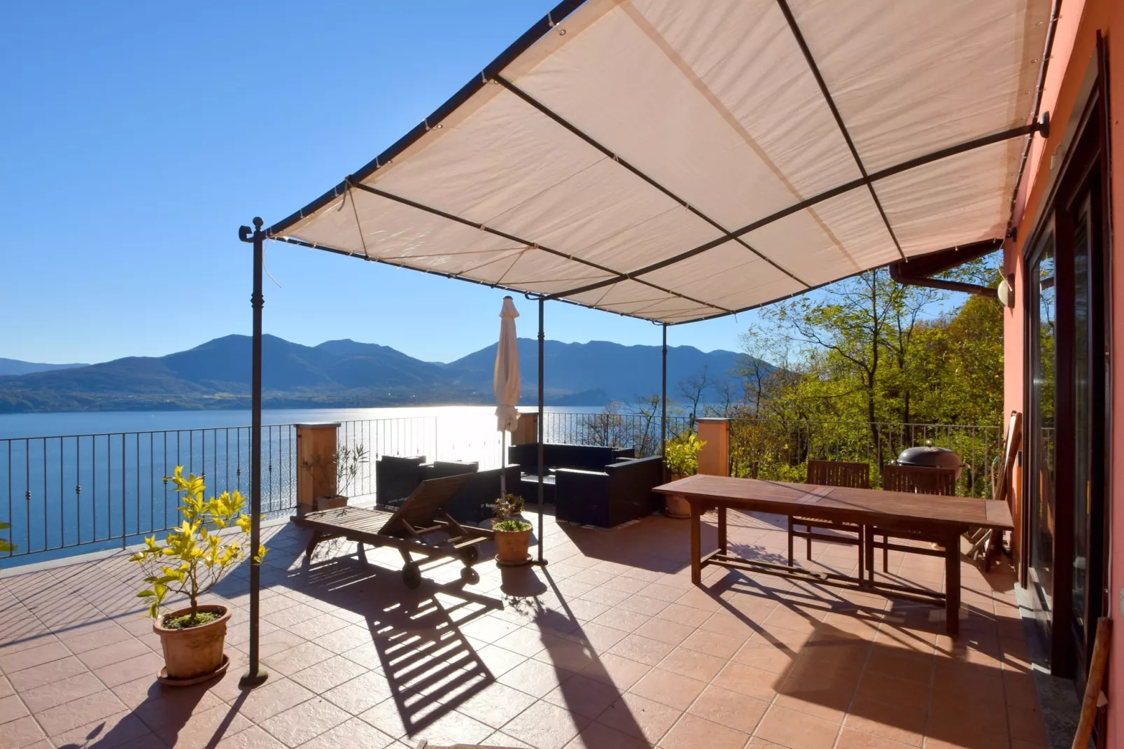 Panoramica E VentiSei-Terrasbalkon