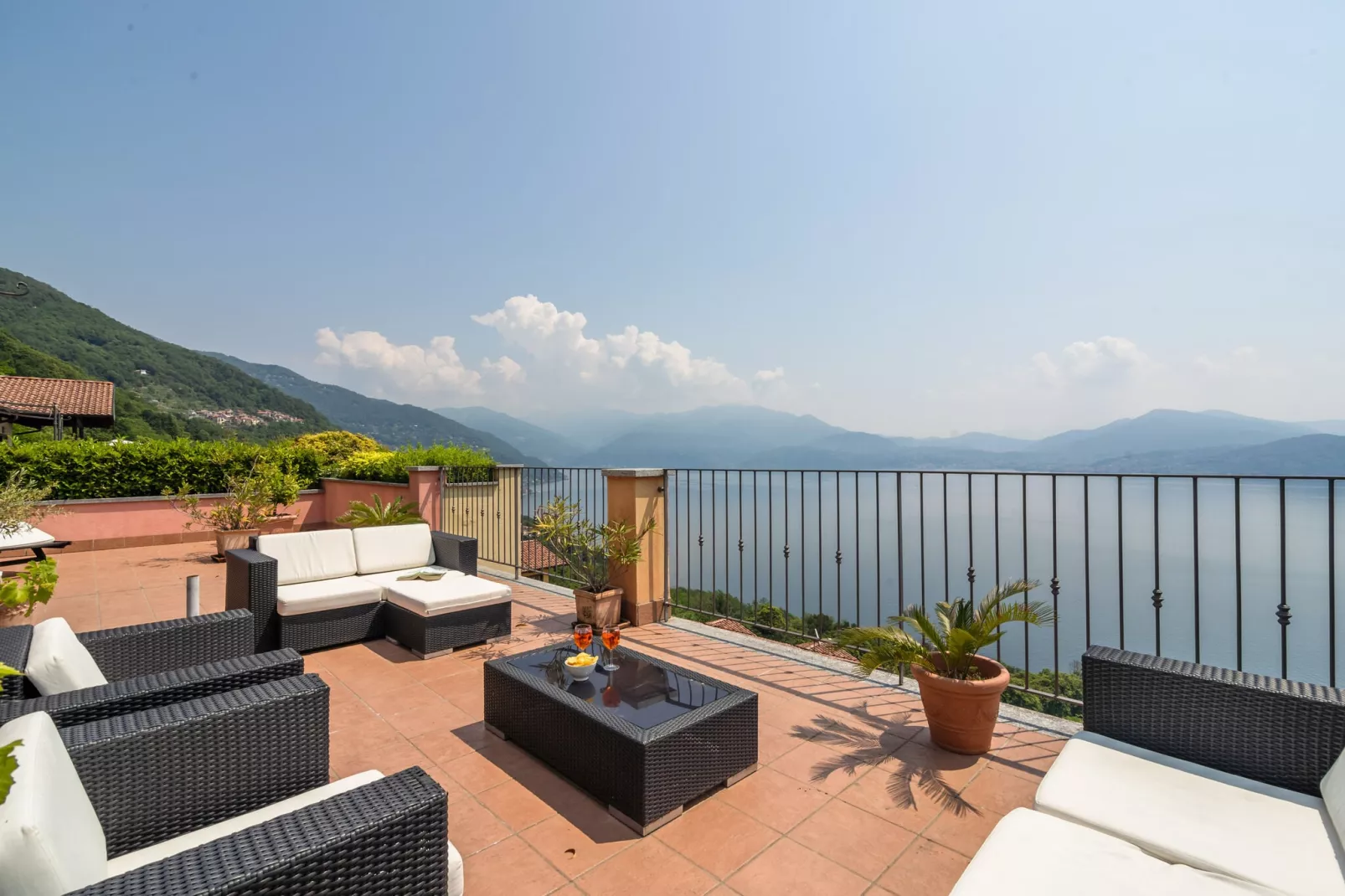 Panoramica E VentiSei-Terrasbalkon