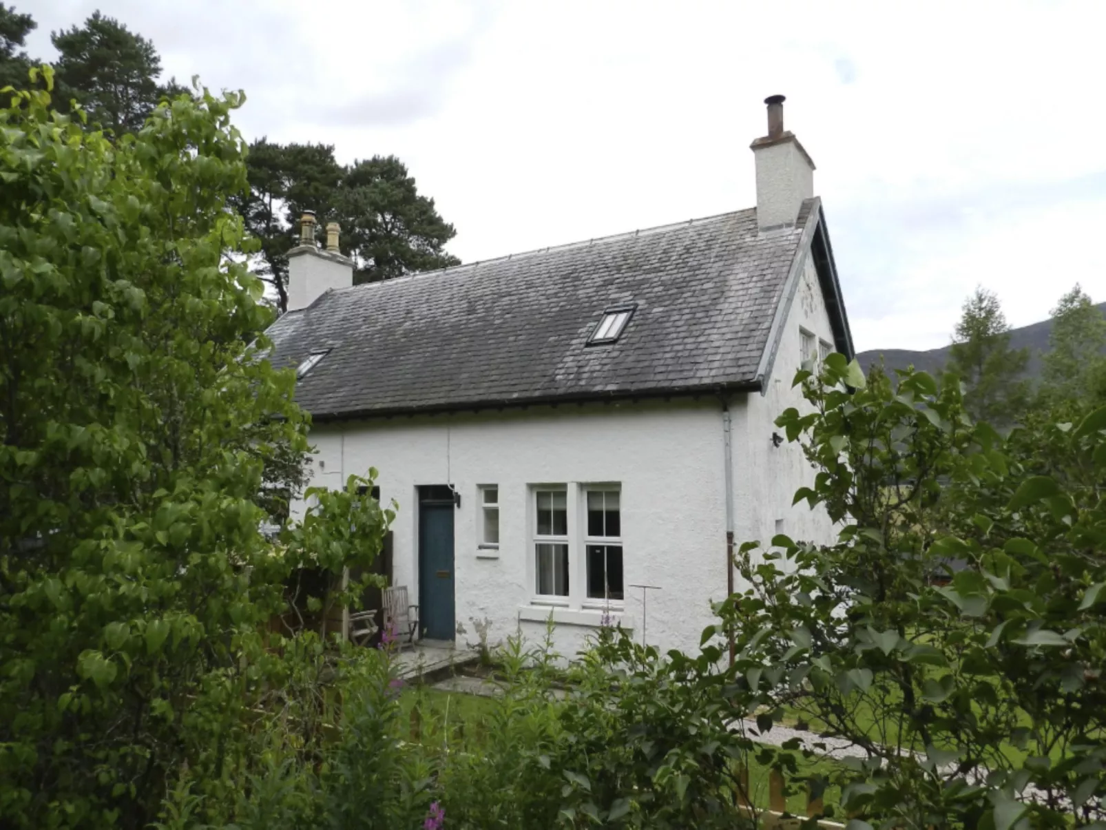 2 Railway Cottage