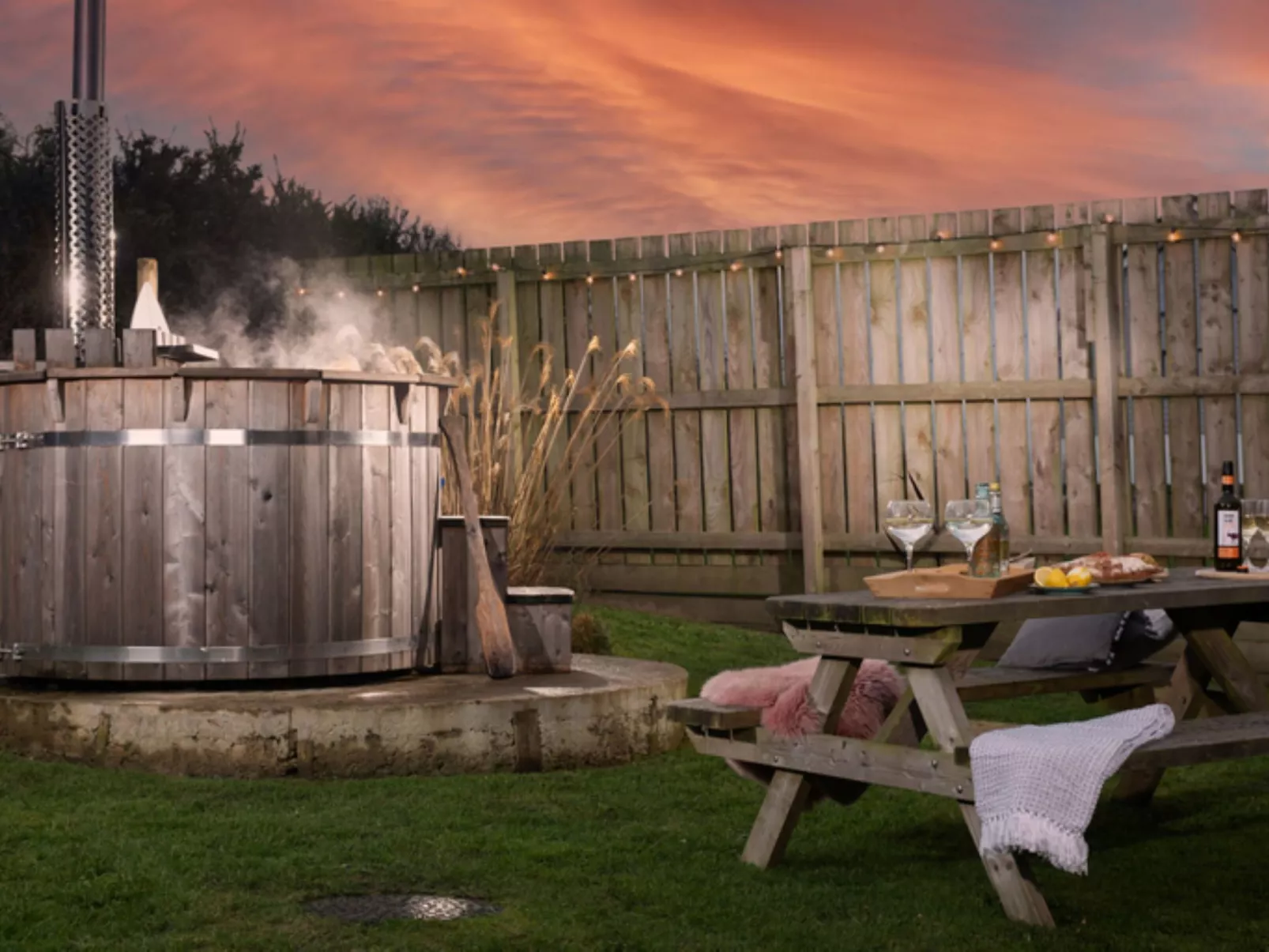 Wheal Prosper Hot Tub Lodge-Buiten