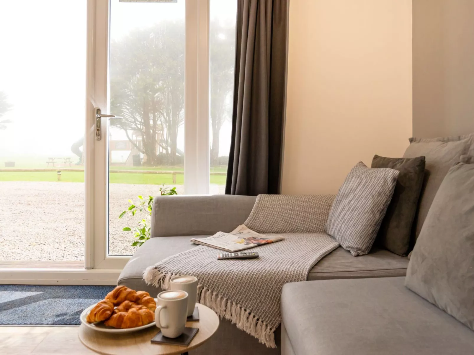 Wheal Prosper Hot Tub Lodge-Binnen