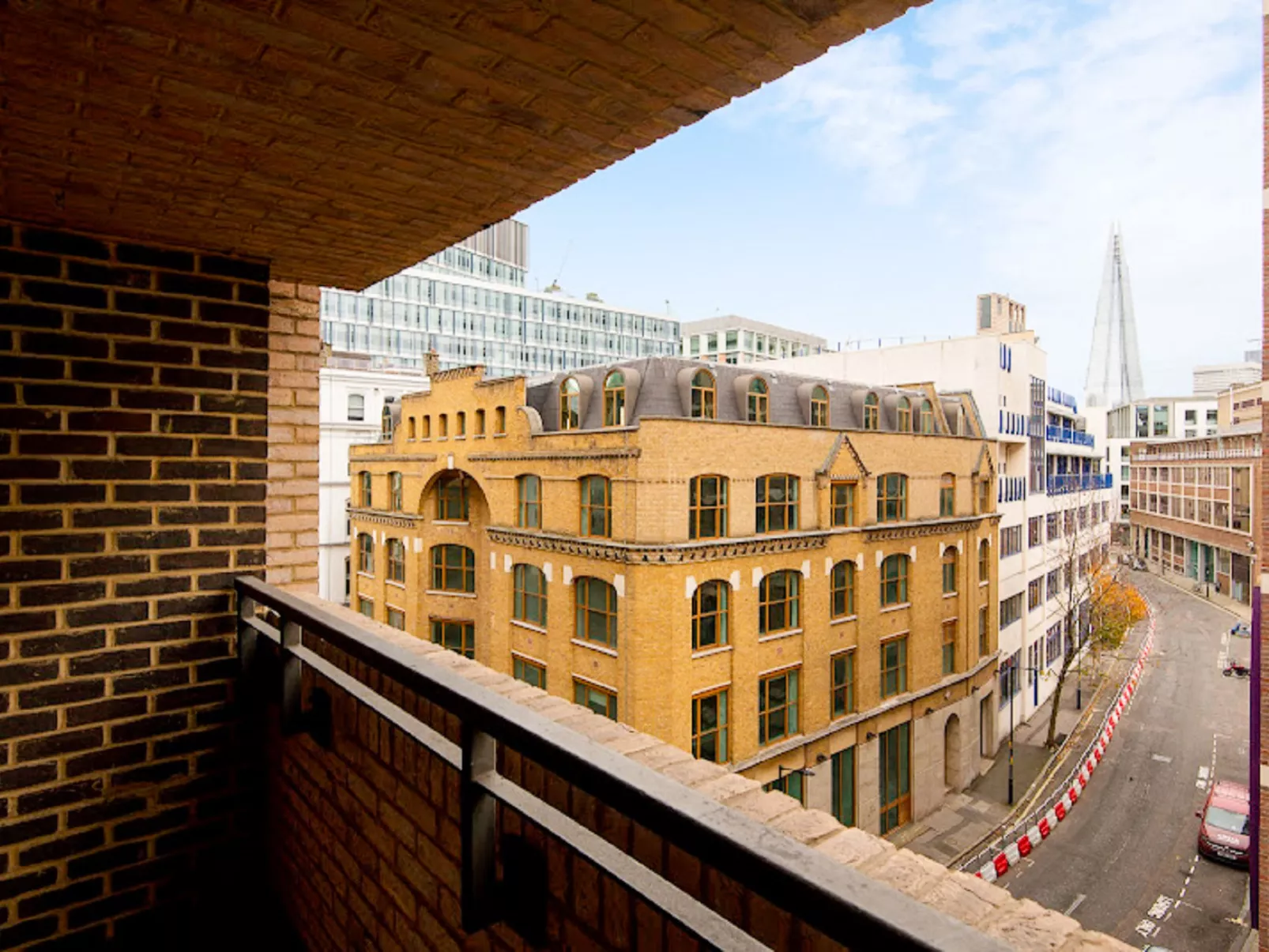Great Suffolk Street, Waterloo-Buiten