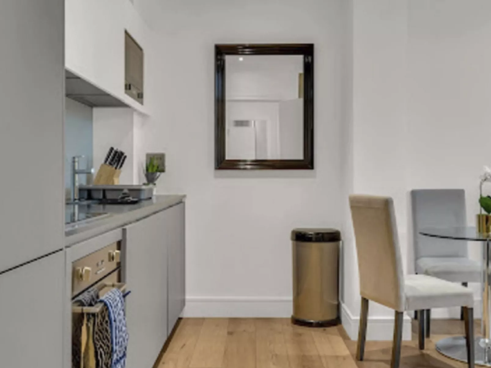 Regent's Park Serviced 2 bedroom Apt-Binnen