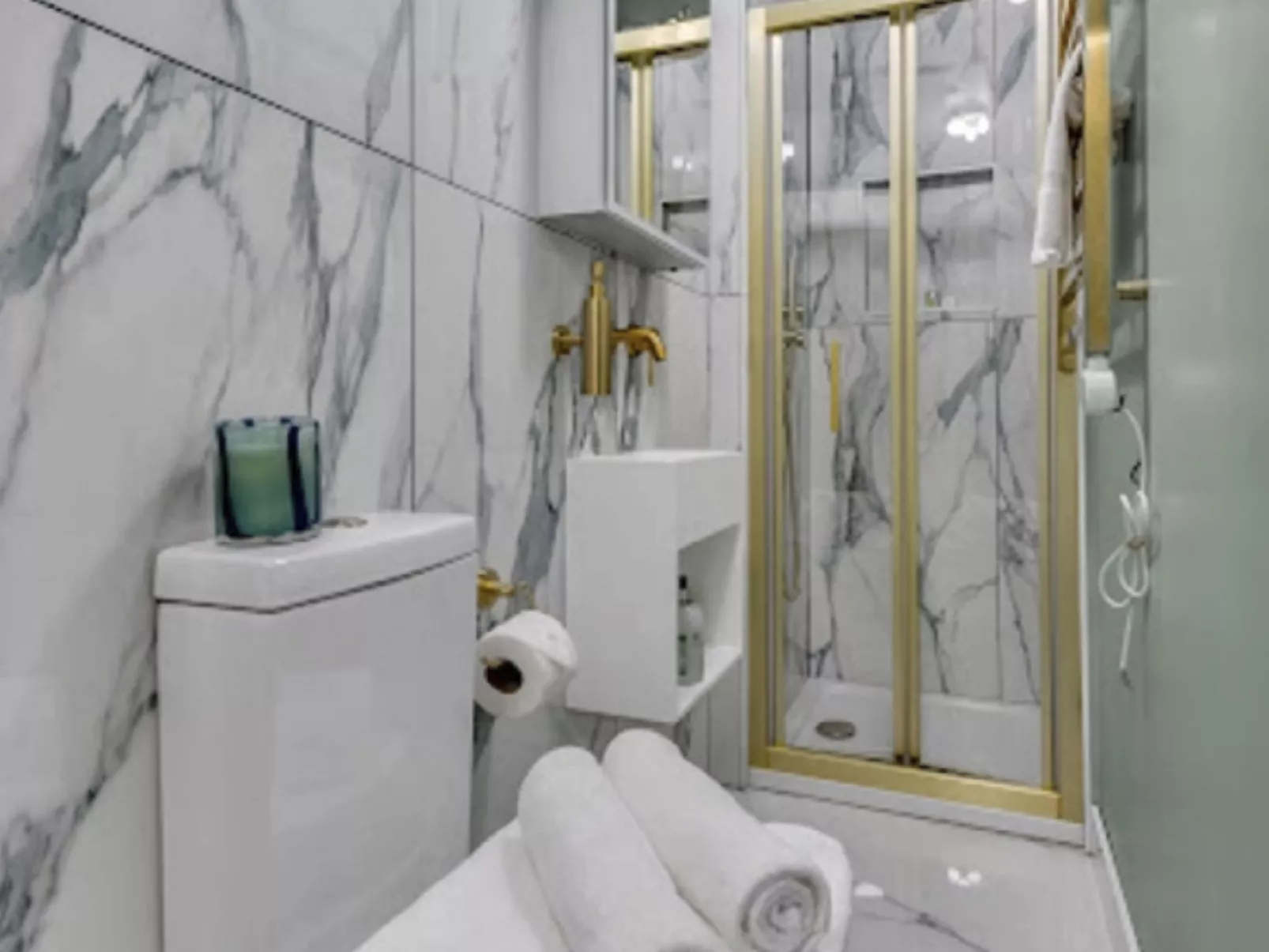 Kensington 1 bedroom apt-Binnen