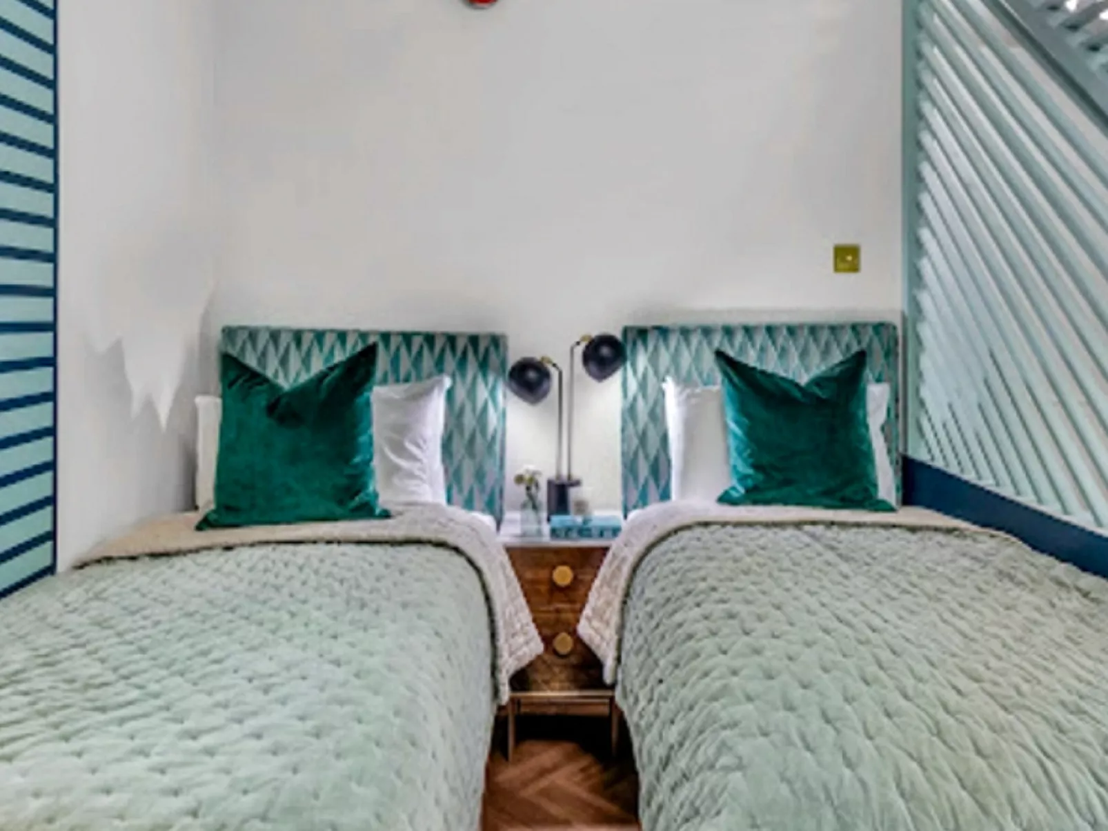 Kensington 1 bedroom apt-Binnen