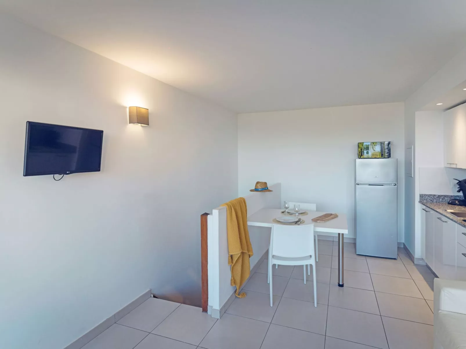 MB4 Loggia-Binnen