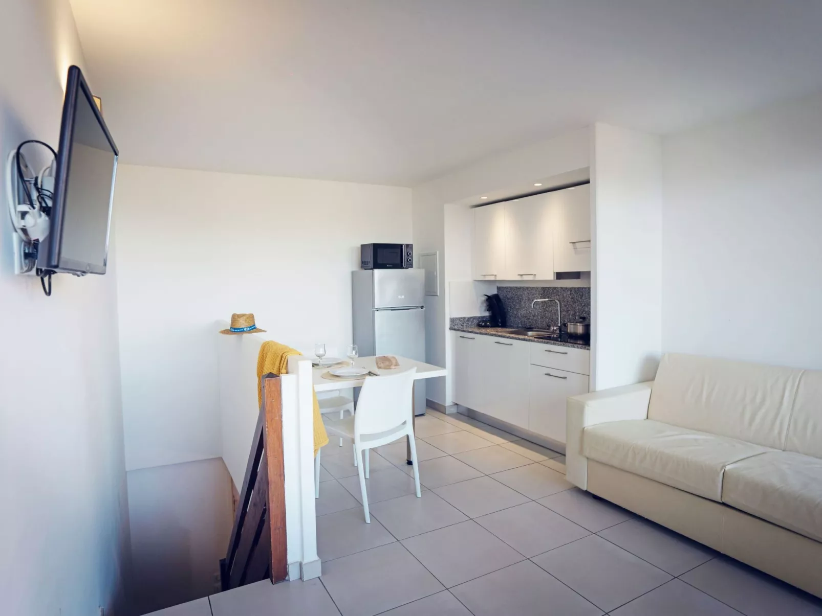 MB4 Loggia-Binnen