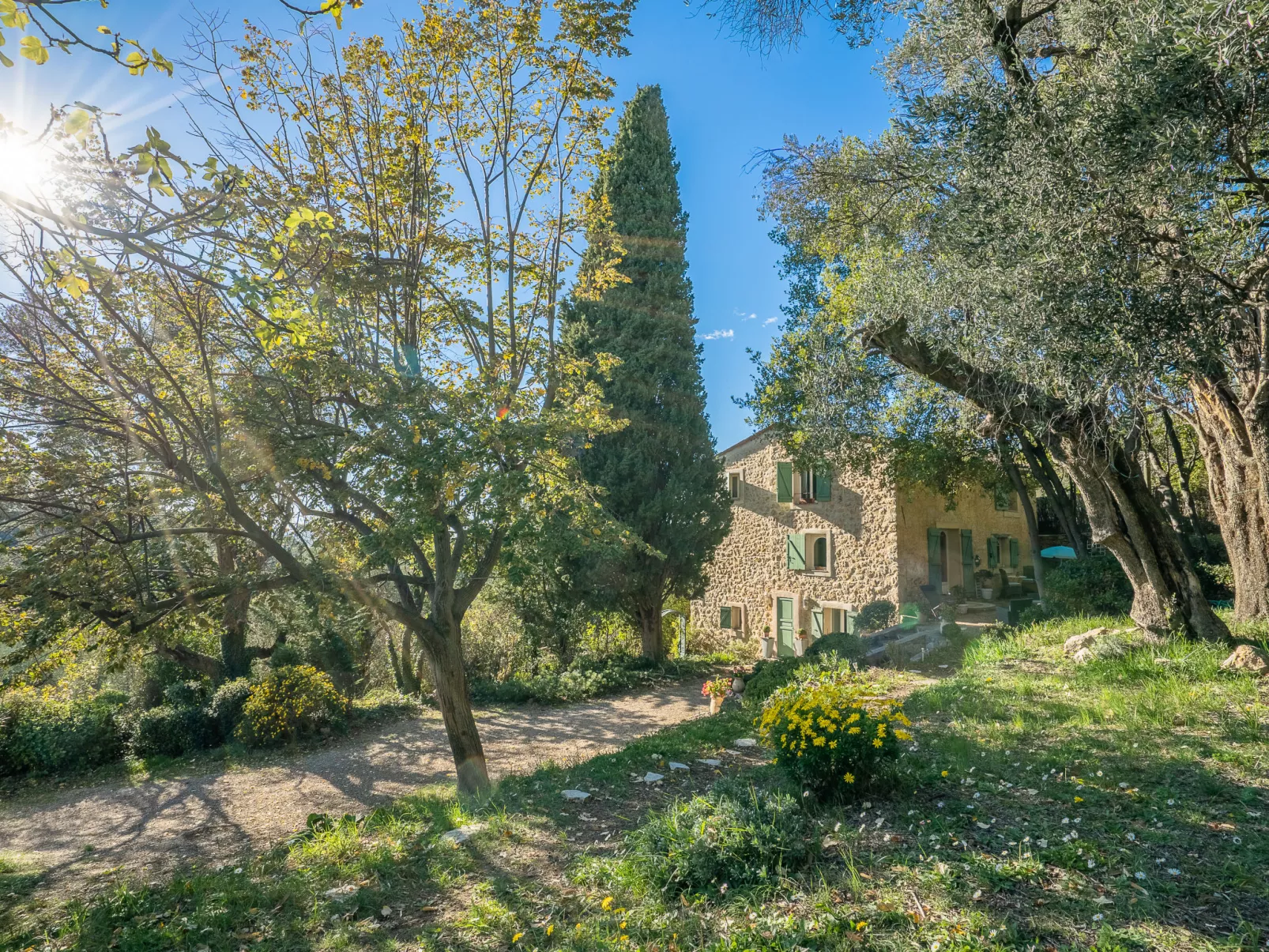 Le Clermont-Buiten