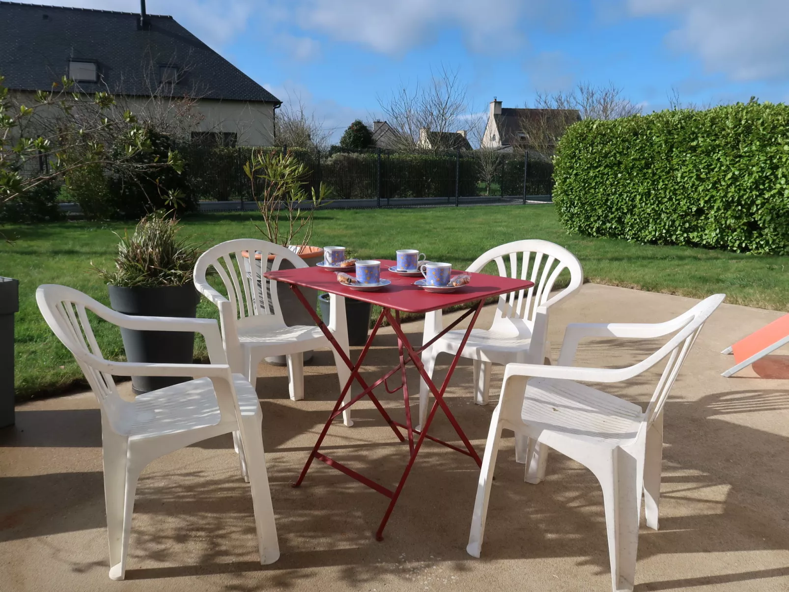 Chez Lucie-Buiten