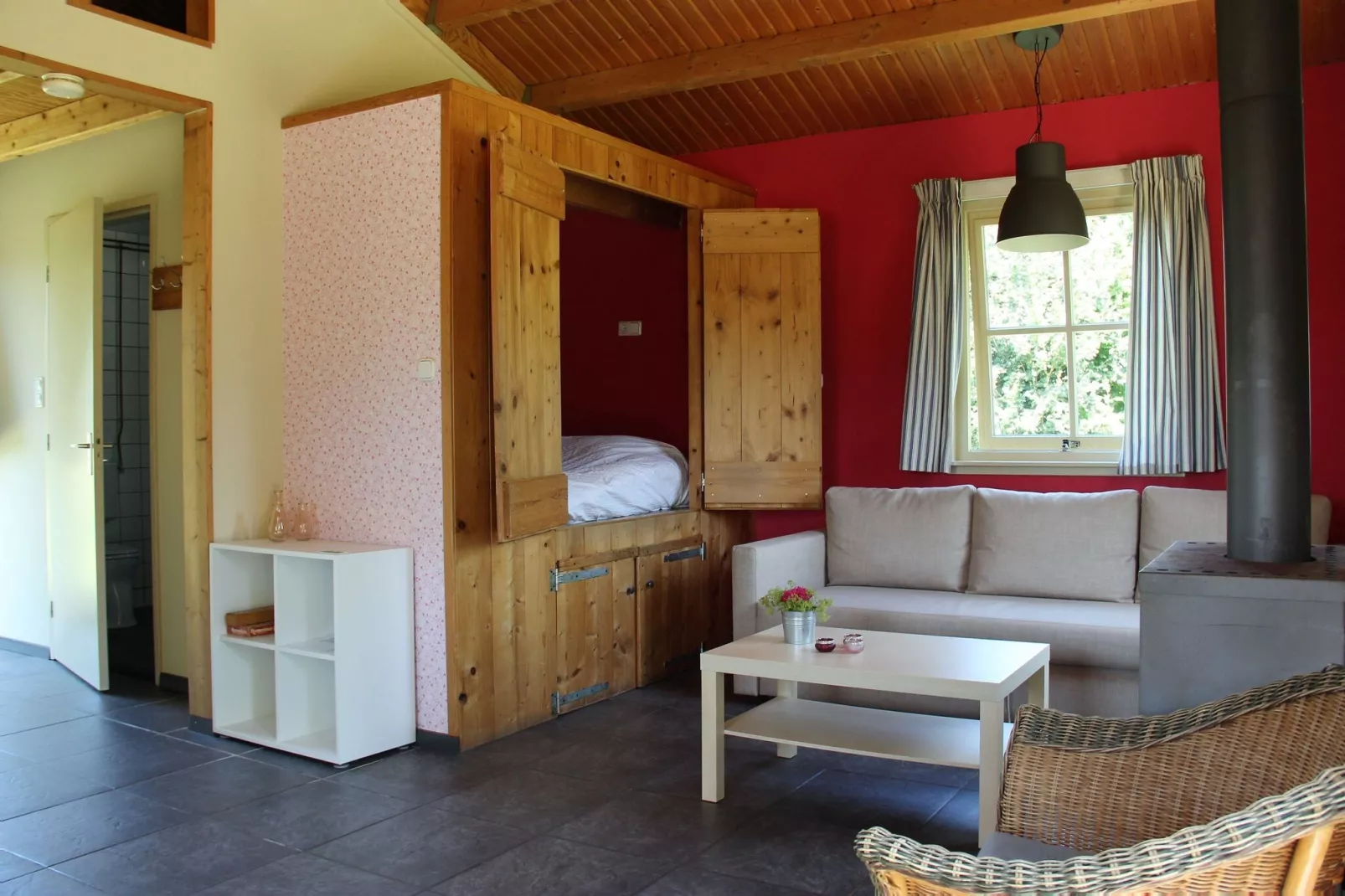 Vakantiehuisje 3 Aarde Groene Camping Lage Zwaluwe-Woonkamer