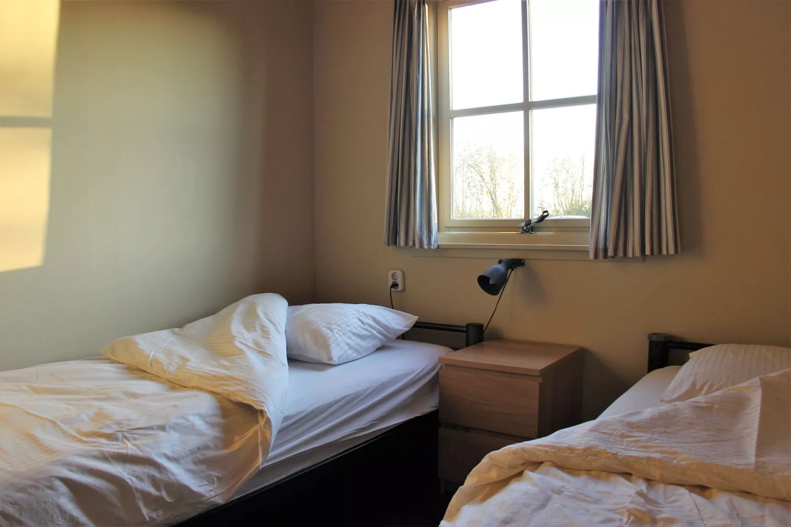 Vakantiehuisje 3 Aarde Groene Camping Lage Zwaluwe-Slaapkamer