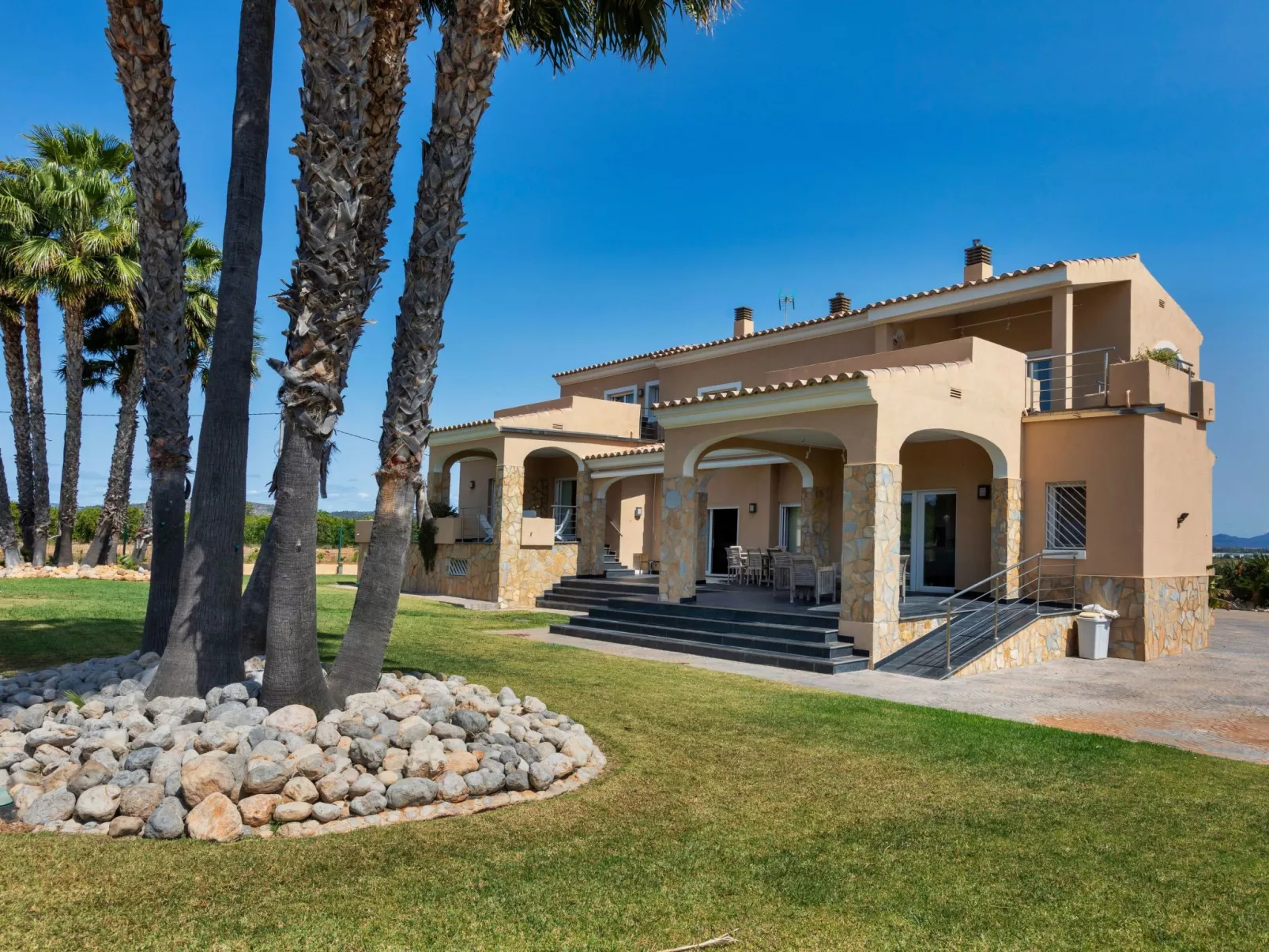 Finca Villa Roig-Buiten