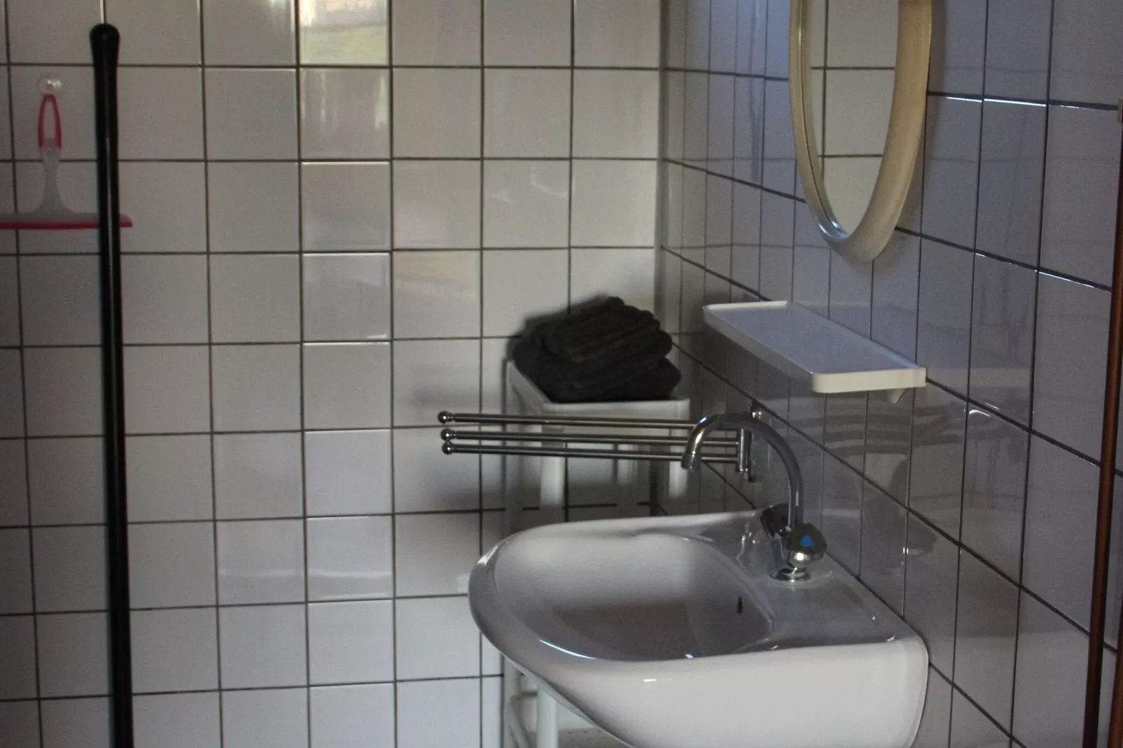 Vakantiehuisje 3 Aarde Groene Camping Lage Zwaluwe-Badkamer