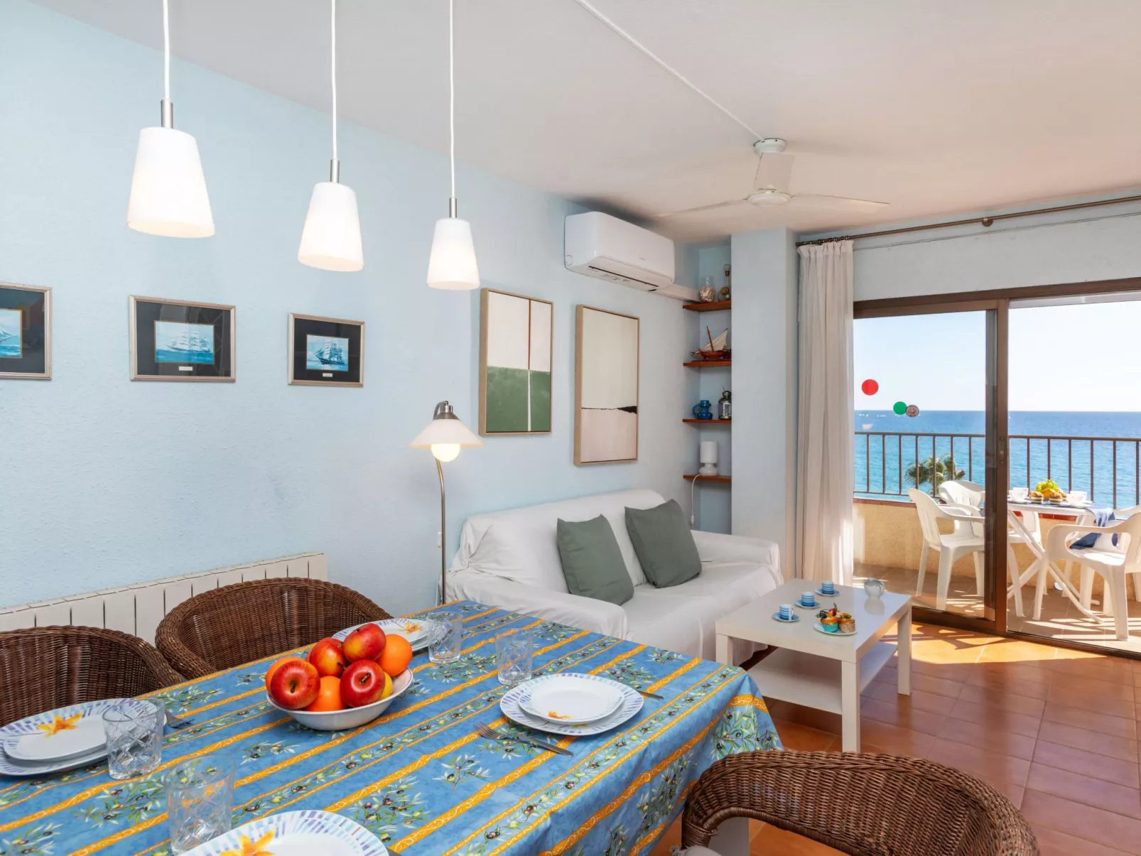 Seafront Apartment Torre Valentina-Binnen